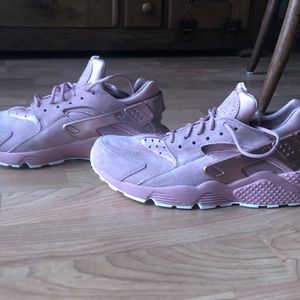 Nike Air Huarache “Premium Rust”